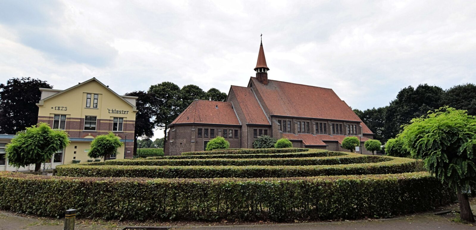 Kerk en klooster